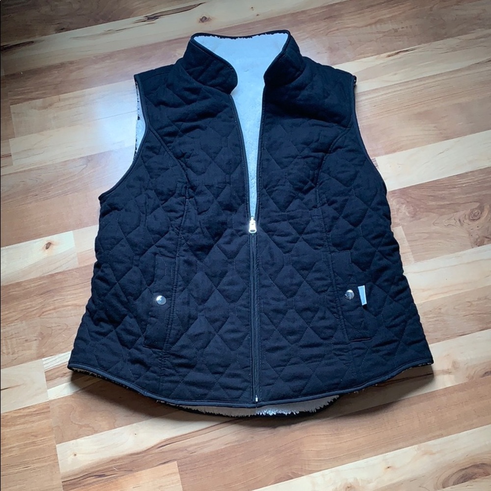CROFT & BARROW REVERSIBLE VEST